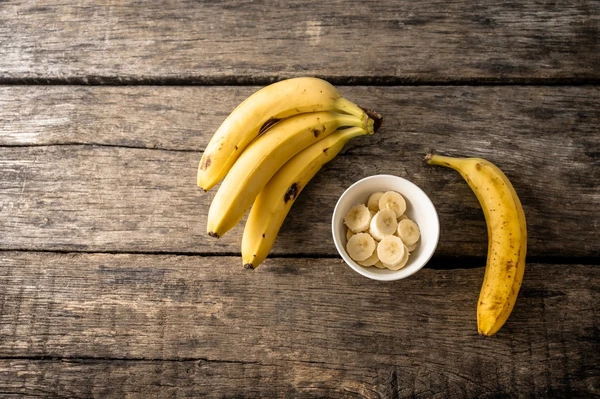 Frutas e oleaginosas ajudam a repor a energia por Shuttertock