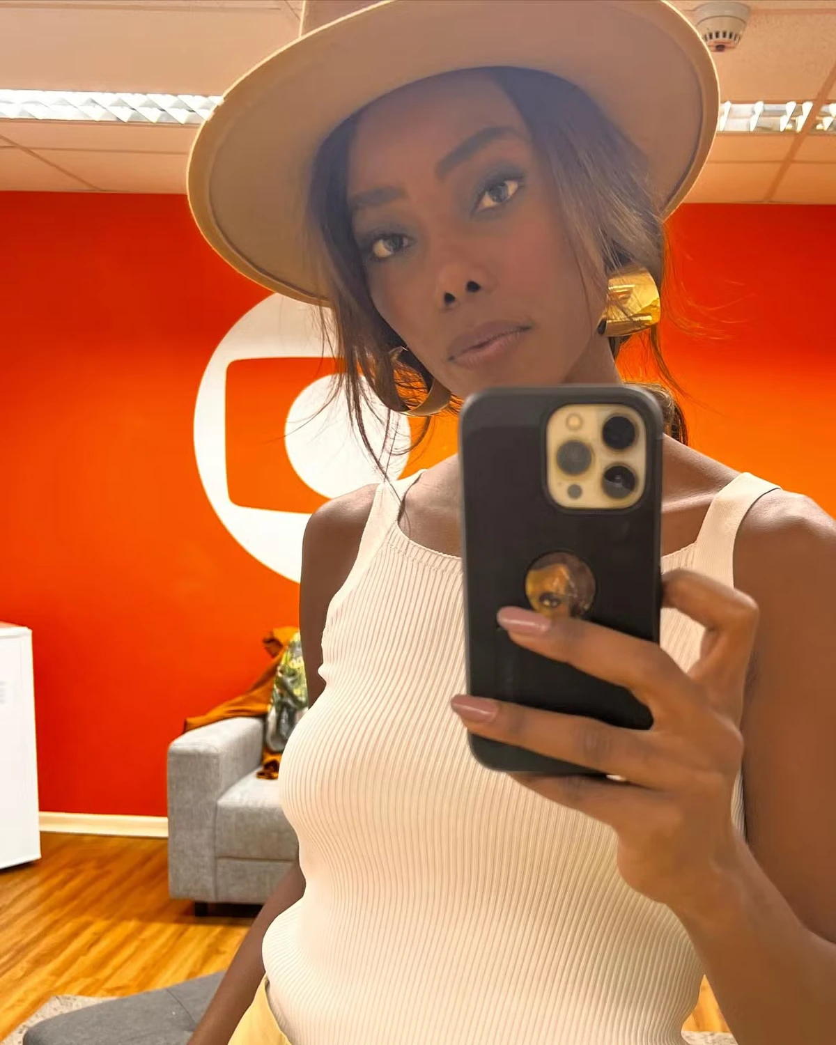 Jessica Córes e Ju Moraes assumem namoro durante viagem por  Reprodução/Instagram