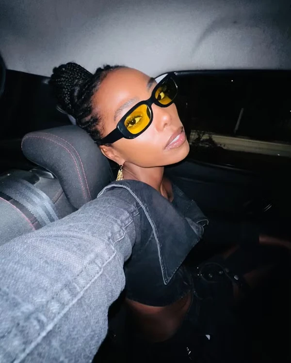 Jessica Córes e Ju Moraes assumem namoro durante viagem por  Reprodução/Instagram