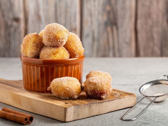 Imagem - 3 receitas de bolinho de chuva proteico para o lanche da tarde
