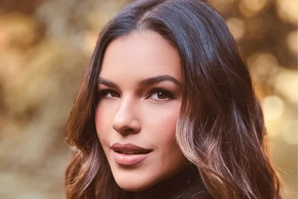 Mariana Rios (4 de julho) por Reprodução