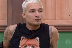 MC Gui em "A Fazenda" por Reprodução