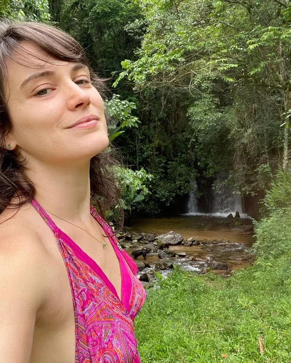 O casal de atores, Bianca Bin e Sergio Guizé, moram juntos em um sítio em Indaiatuba, no interior de SP, desde 2019 por Reprodução/Redes Sociais 