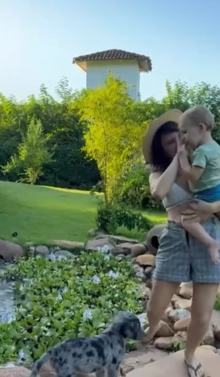 O casal de atores, Bianca Bin e Sergio Guizé, moram juntos em um sítio em Indaiatuba, no interior de SP, desde 2019 por Reprodução/Redes Sociais 