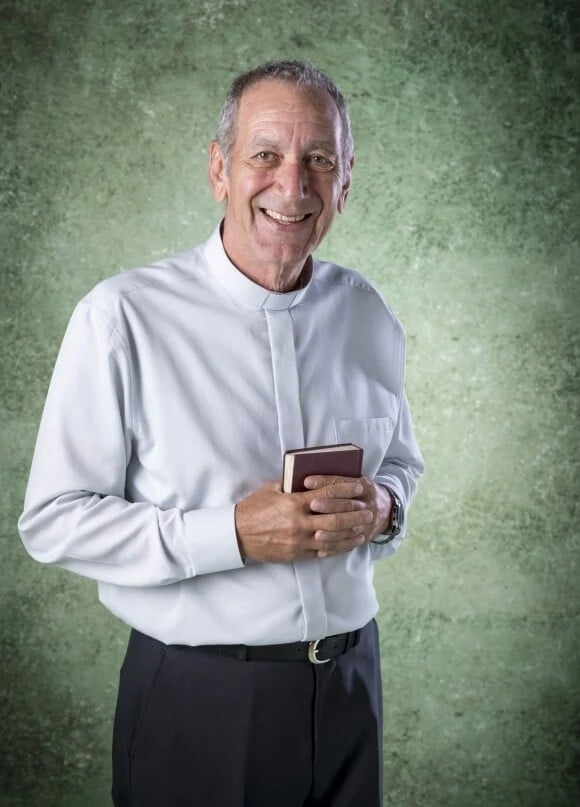 Padre Paulo em "Dona de Mim" por Reprodução