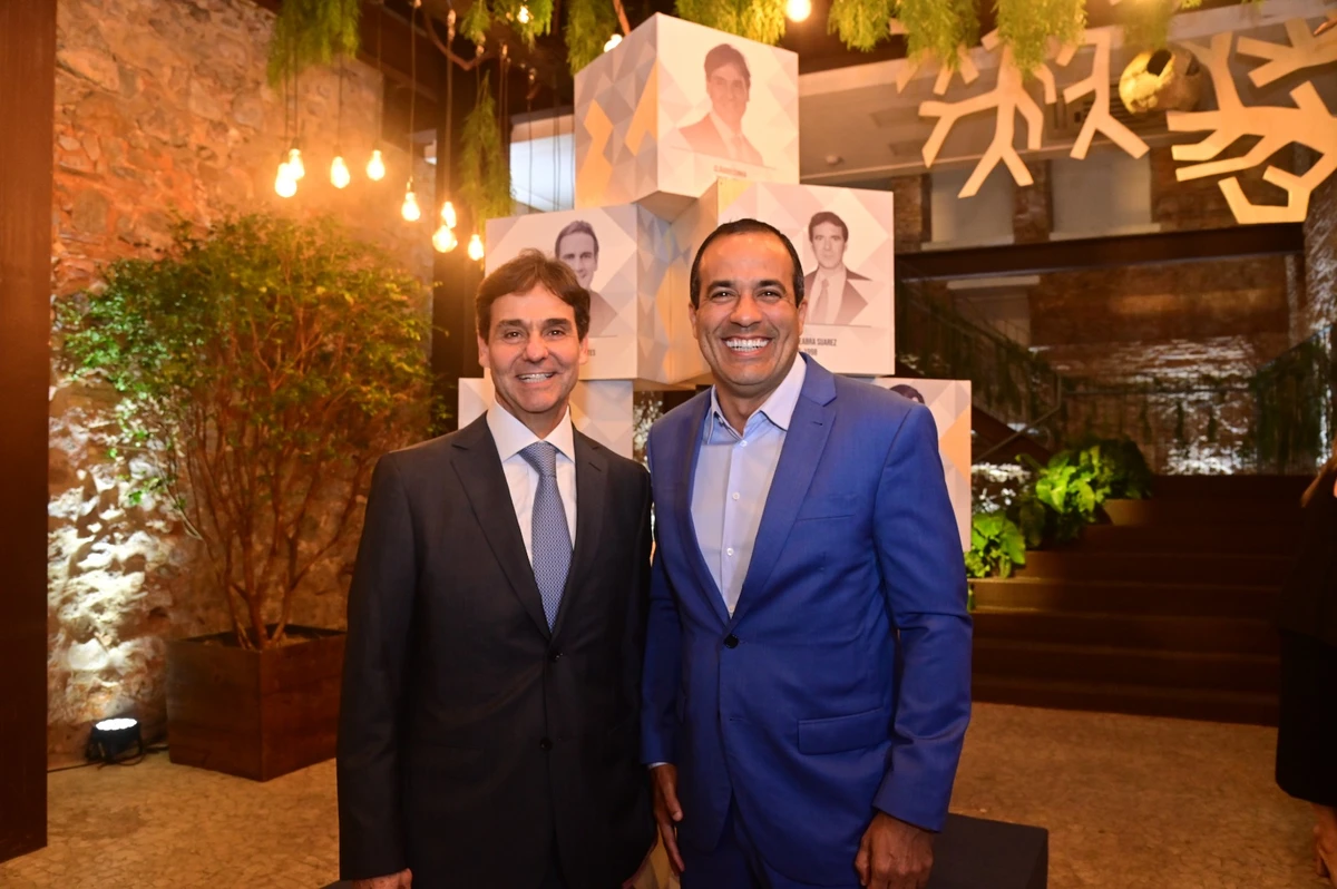 Presidente da Ademi, Claudio Cunha, e prefeito Bruno Reis por Divulgação