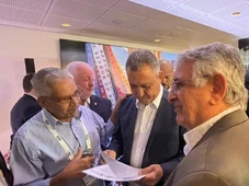 Imagem - Portuários entregam carta a Rui Costa contra privatização de portos da Bahia