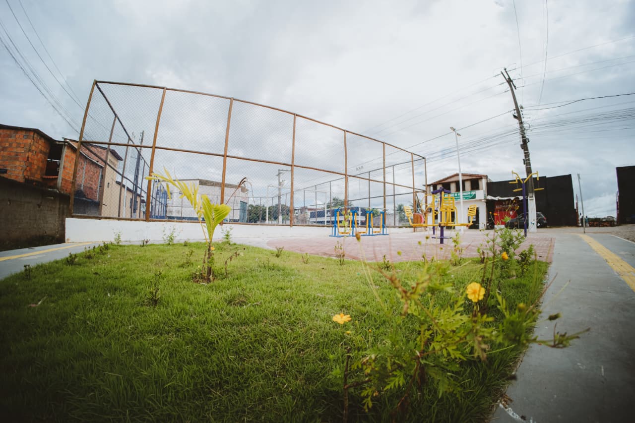Academia da Saúde e Campo de Areia da Praça da III etapa da Urbis em São Sebastião do Passé por Divulgação/Ascom Pref. Bastião