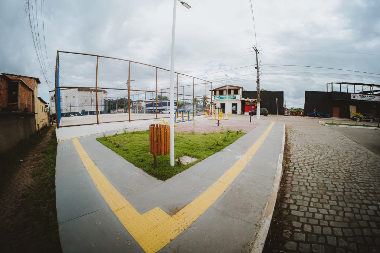 Academia da Saúde e Campo de Areia da Praça da III etapa da Urbis em São Sebastião do Passé por Divulgação/Ascom Pref. Bastião