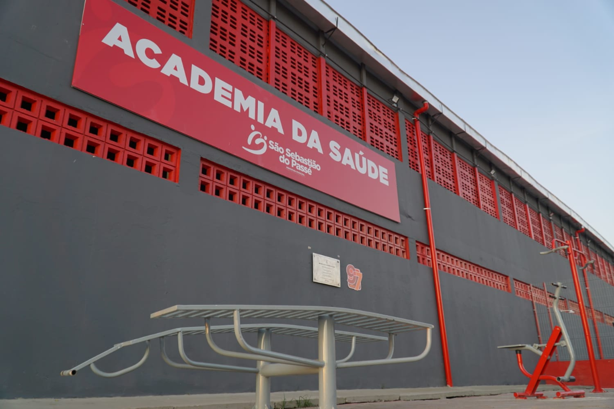 Academia da Saúde no bairro Penão por Ascom / Pref. Bastião