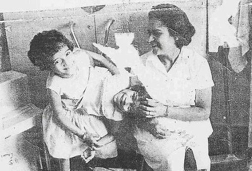 CEM ANOS DE FUNDACAO DA MATERNIDADE CLIMERIO DE OLIVEIRA,XIFOPAGAS NASCIDAS NA MATERINADADE CLIMERIO DE OLIVEIRA EM 1956FOTO DIVULGACAO.JPG	