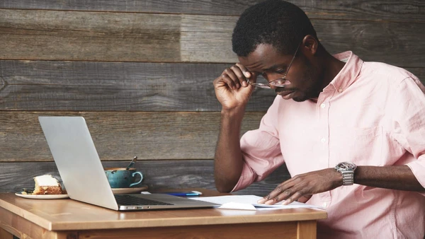 Benefícios cognitivos de estudar duas línguas de forma paralela