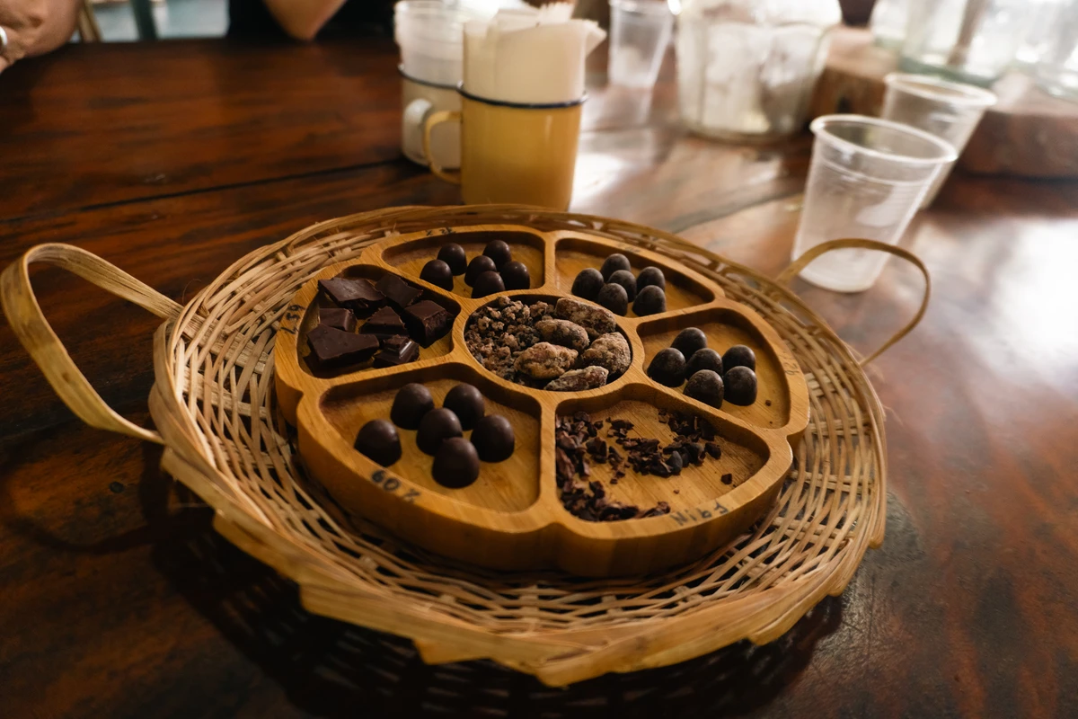 Degustação de chocolates na Fazenda Yrerê por Divulgação/Wellinson Tibúrcio