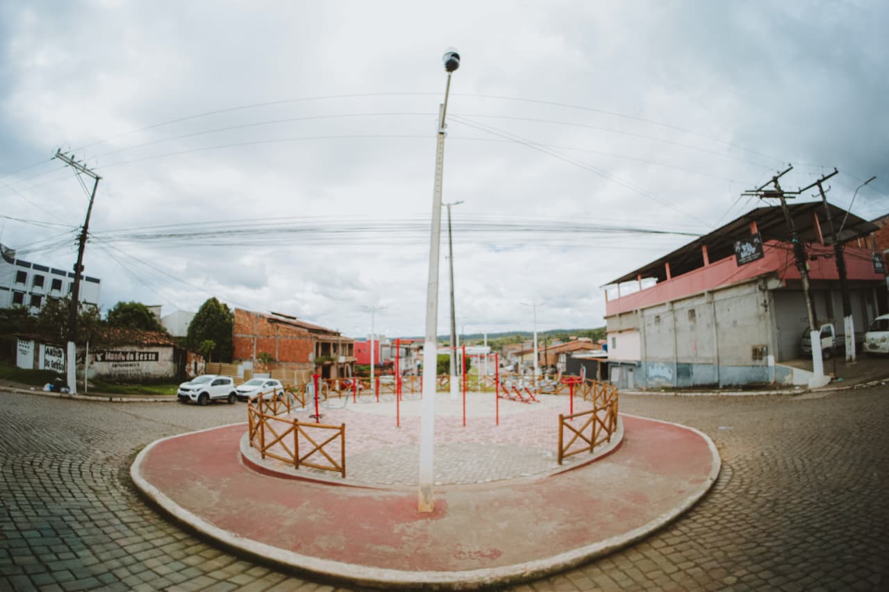 Academia da Saúde da Praça da Central em São Sebastião do Passé por Academia da Saúde da Praça da Central em São Sebastião do Passé