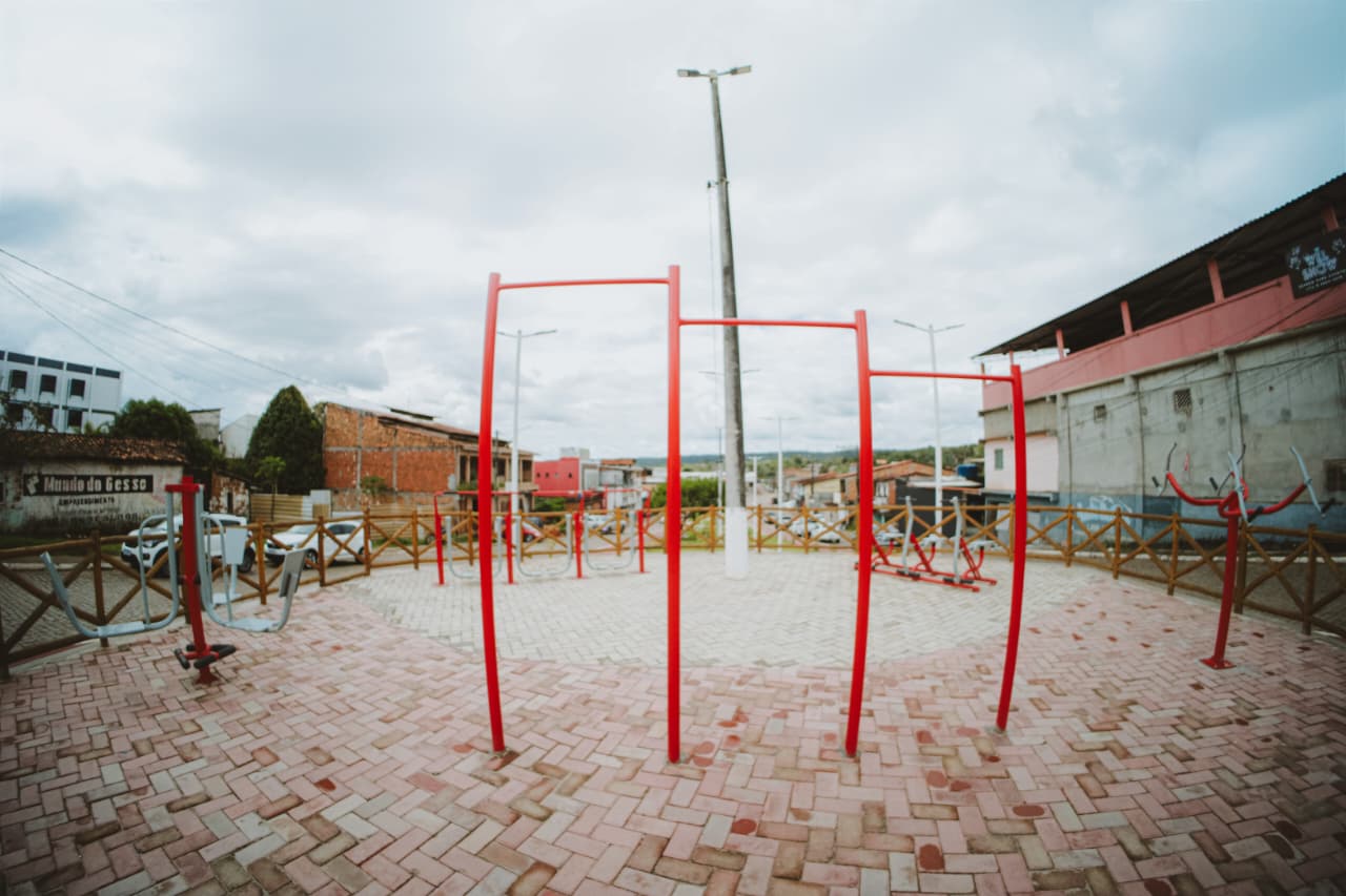 Academia da Saúde da Praça da Central em São Sebastião do Passé por Academia da Saúde da Praça da Central em São Sebastião do Passé