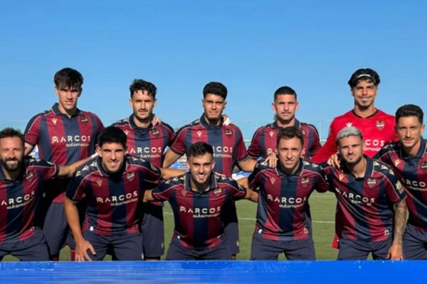 Levante  por Divulgação
