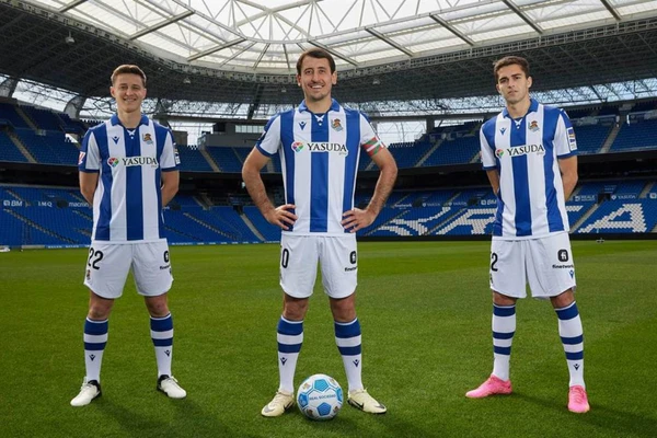 Real Sociedad por Divulgação