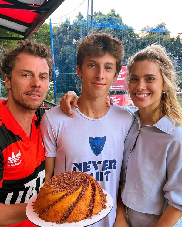 Tiago Worcman, Carolina Dieckmmann e José por Reprodução