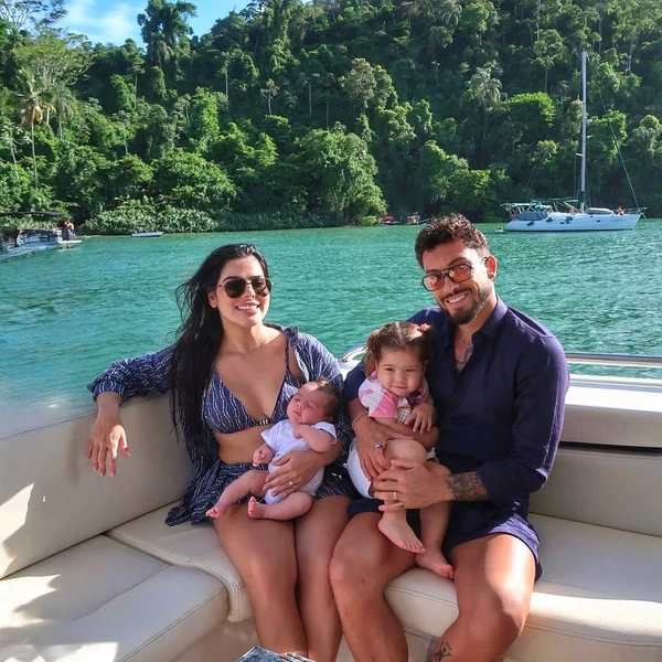 Alex e Vitória Telles por Reprodução/Instagram