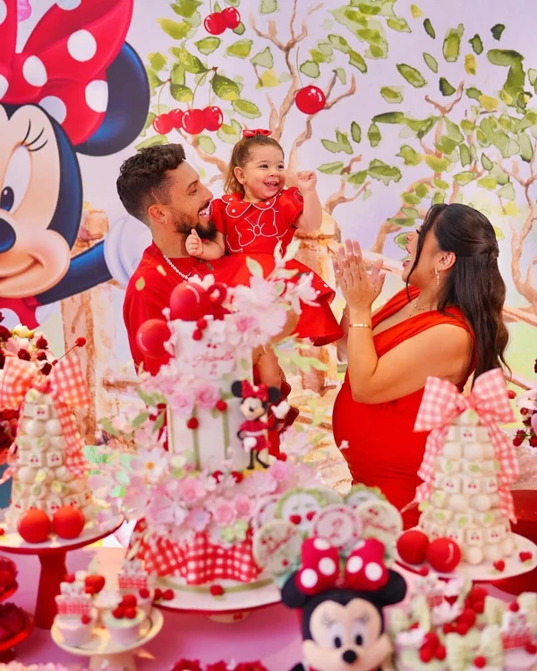Alex e Vitória Telles por Reprodução/Instagram
