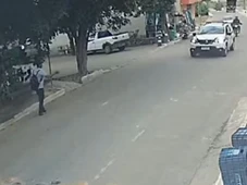 Imagem - Homem é morto após parar viatura da PM e esfaquear policial