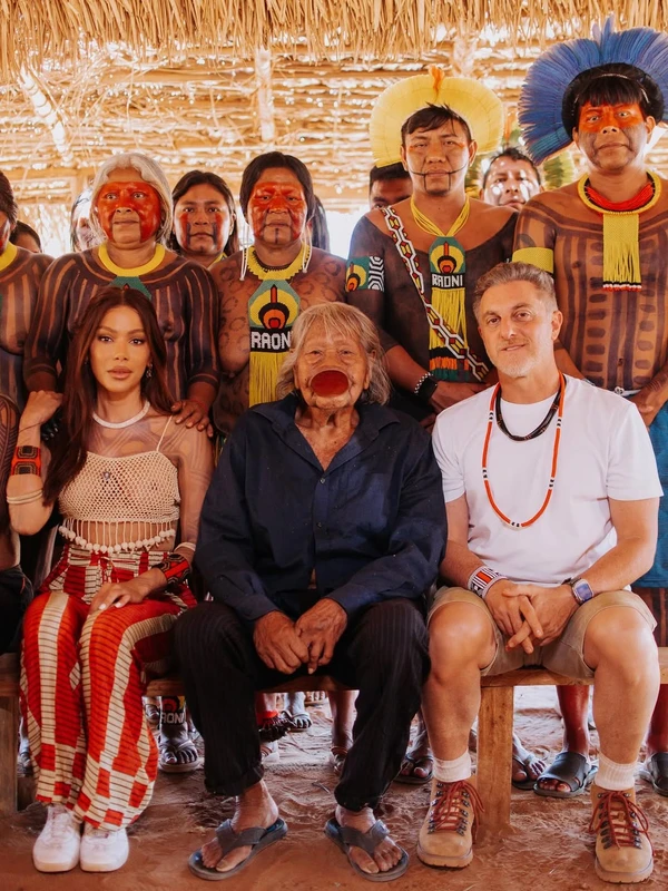 Anitta visita aldeia no Xingu por Reprodução/Instagram