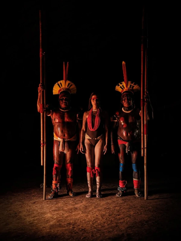 Anitta visita aldeia no Xingu por Reprodução/Instagram