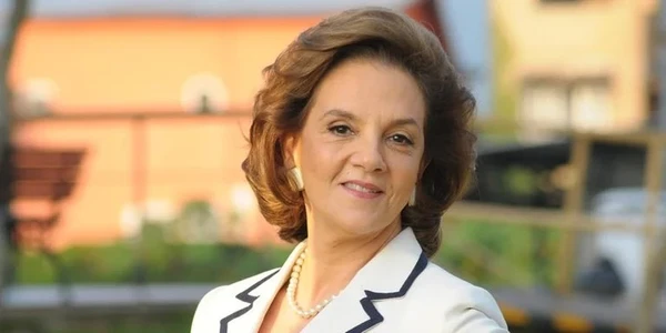 Denise Del Vecchio  por Divulgação