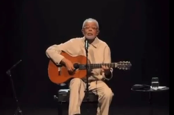 Gilberto Gil se emociona ao cantar homenagem à filha Preta Gil em show no Auditório Ibirapuera