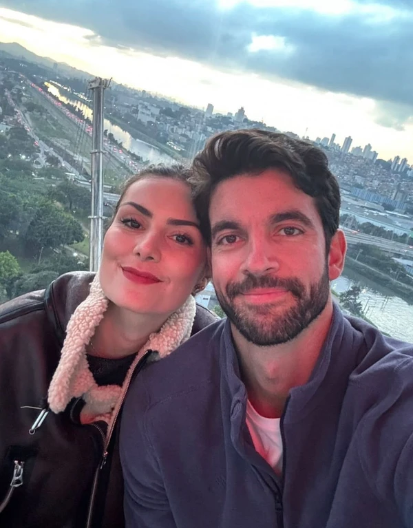 Nathalia Arcuri e o namorado Lucas Pugliessa por Reprodução / Instagram