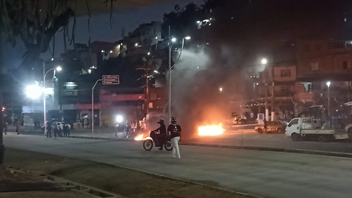 Protesto na Av. Vasco da Gama por Reinaldo Freitas/CORREIO