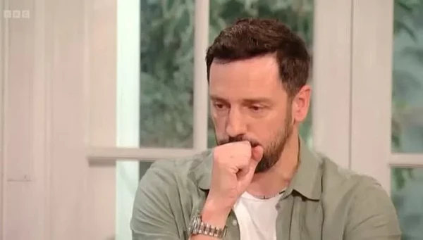 Ralf Little por Reprodução/BBC