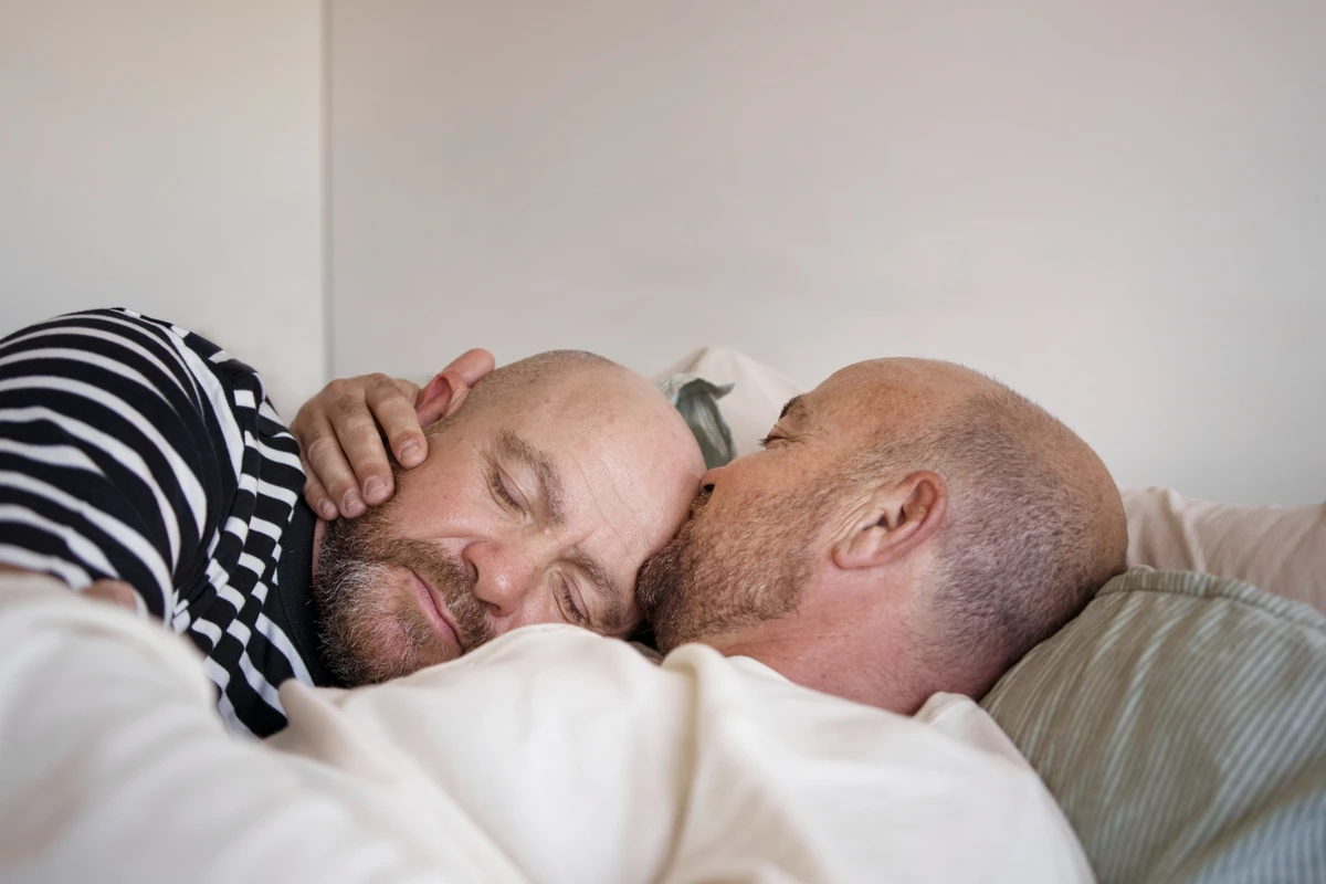 Relacionamento entre homens por Freepik