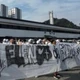 Imagem - Após vexame contra o Vasco, torcedores invadem CT do Santos e ameaçam dar tapa na cara dos jogadores