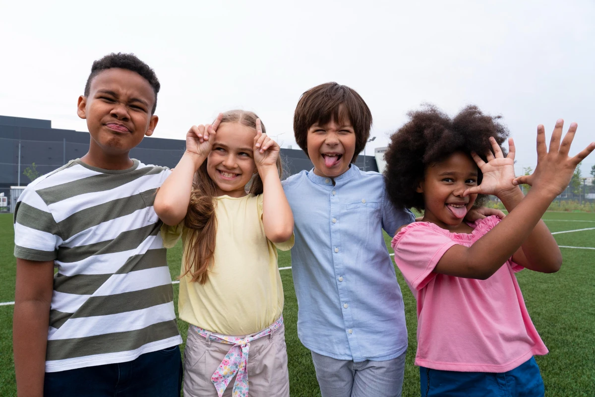 Crianças e adolescentes têm direitos garantidos pelo Estatuto da Criança e do Adolescente (ECA) por Freepik / Pexels