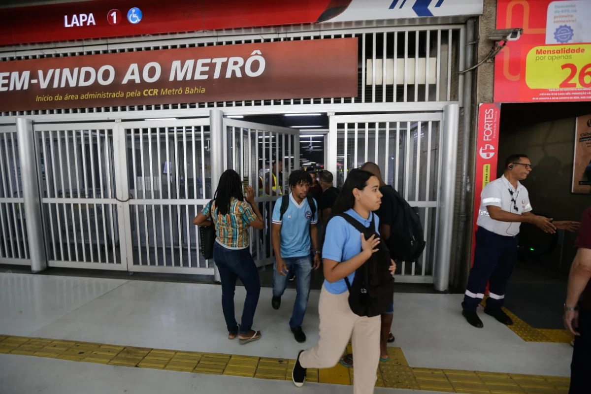 Estação da Lapa na manhã desta terça (19) por Arisson Marinho / CORREIO 