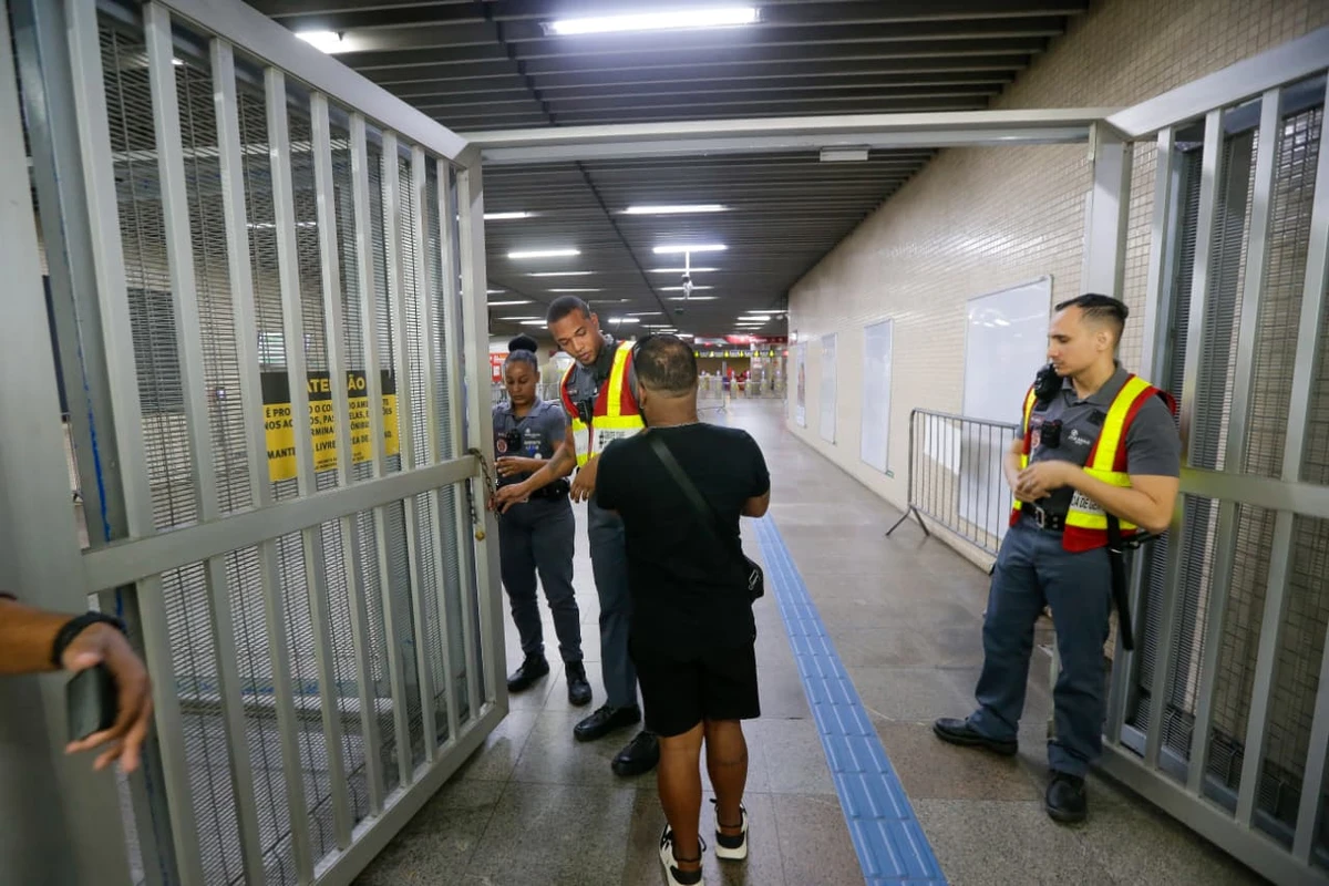 Estação da Lapa na manhã desta terça (19) por Arisson Marinho / CORREIO 