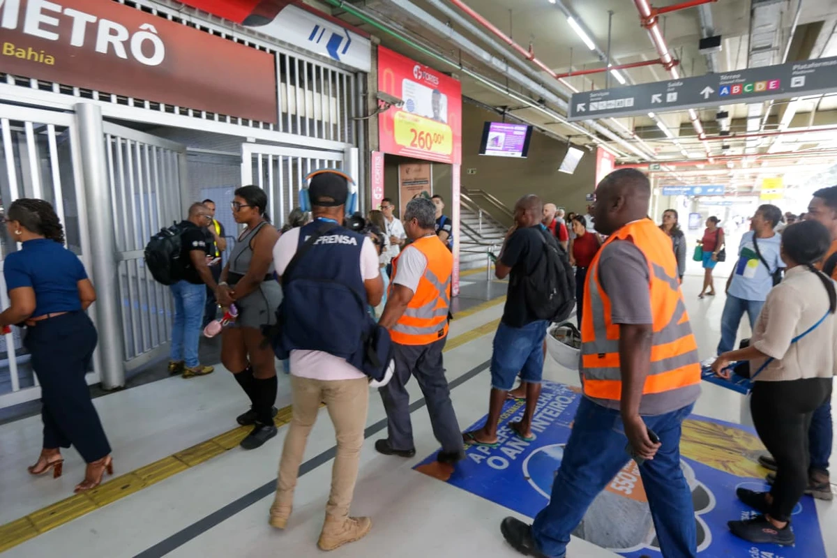 Estação da Lapa na manhã desta terça (19) por Arisson Marinho / CORREIO 