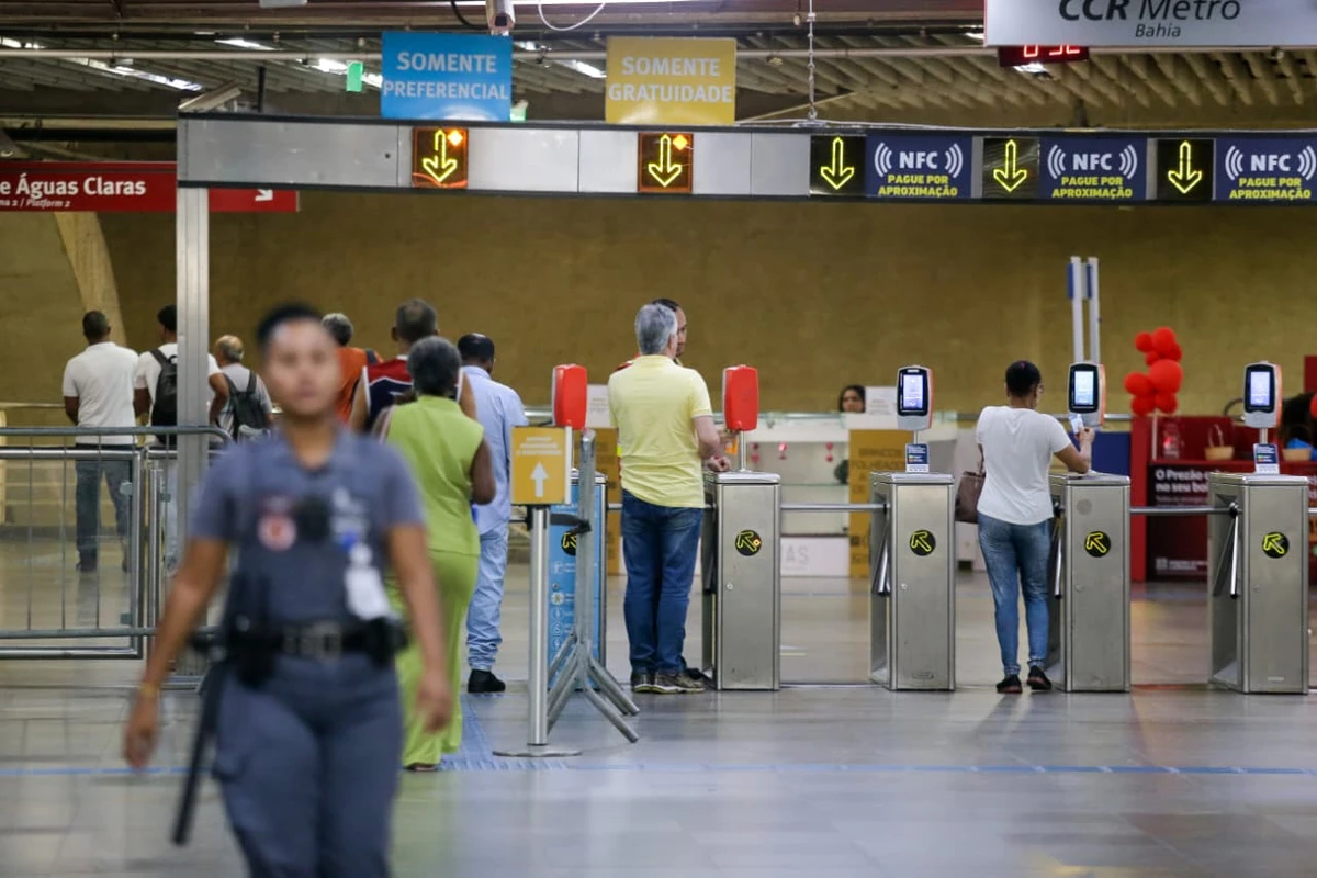 Estação da Lapa na manhã desta terça (19) por Arisson Marinho / CORREIO 