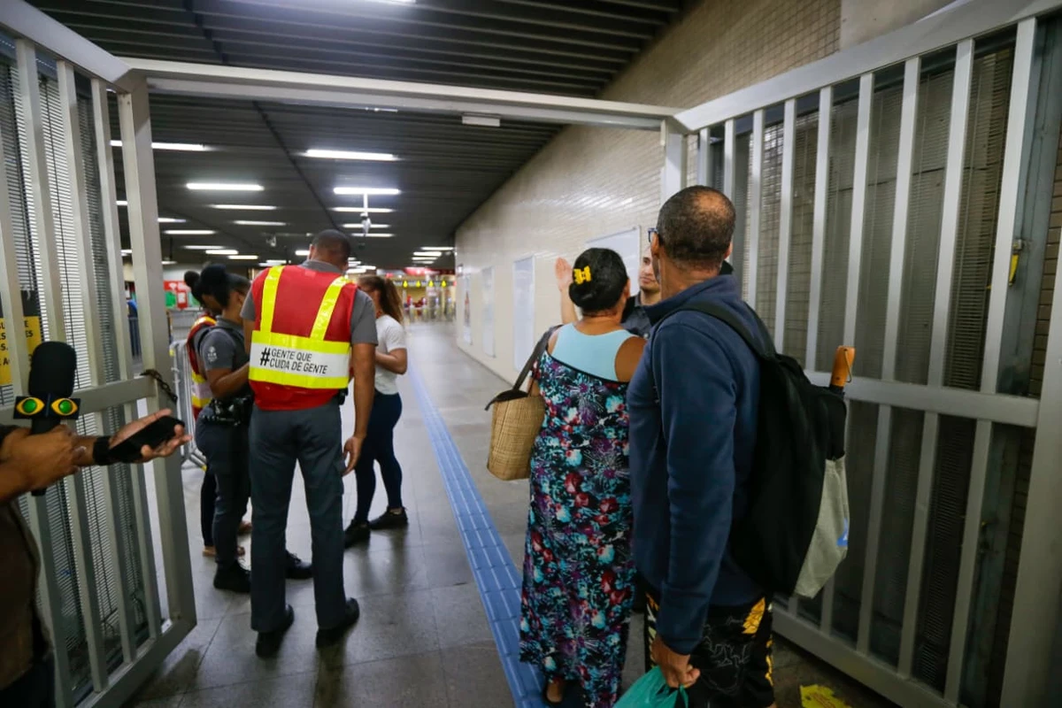 Estação da Lapa na manhã desta terça (19) por Arisson Marinho / CORREIO 
