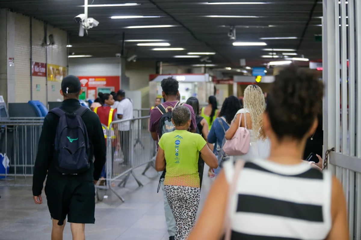 Estação da Lapa na manhã desta terça (19) por Arisson Marinho / CORREIO 