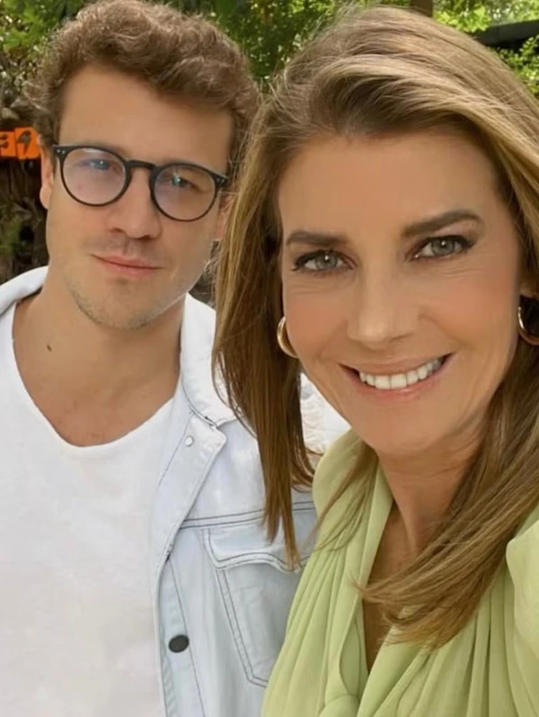 Fabiana Scaranzi e filho Felipe London por Reprodução