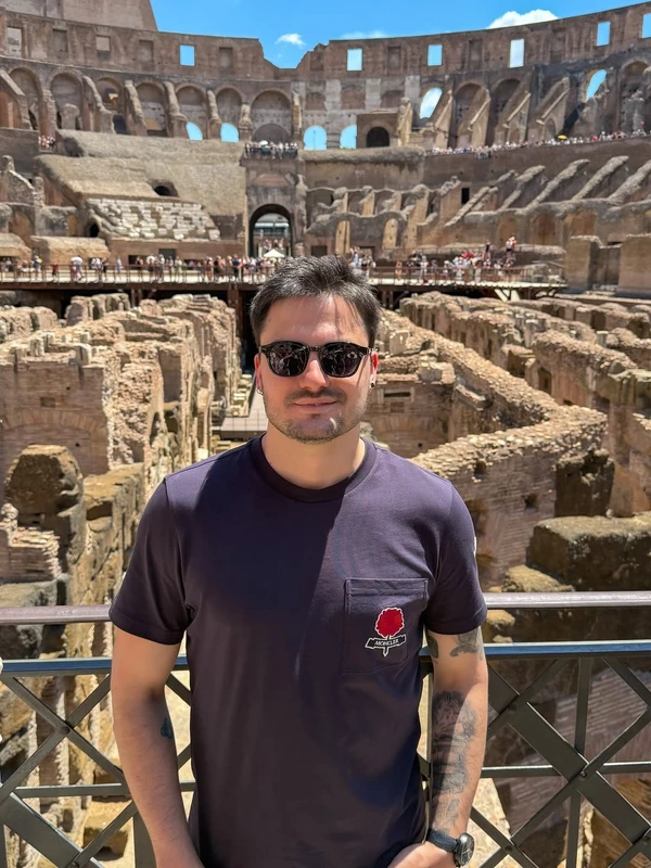 Felipe Neto de férias na Europa por Reprodução/Instagram