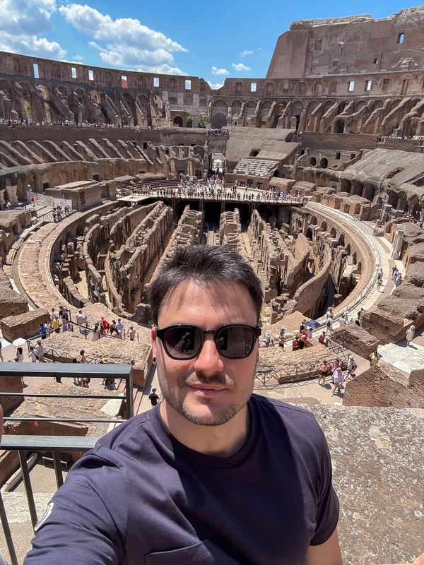 Felipe Neto de férias na Europa por Reprodução/Instagram