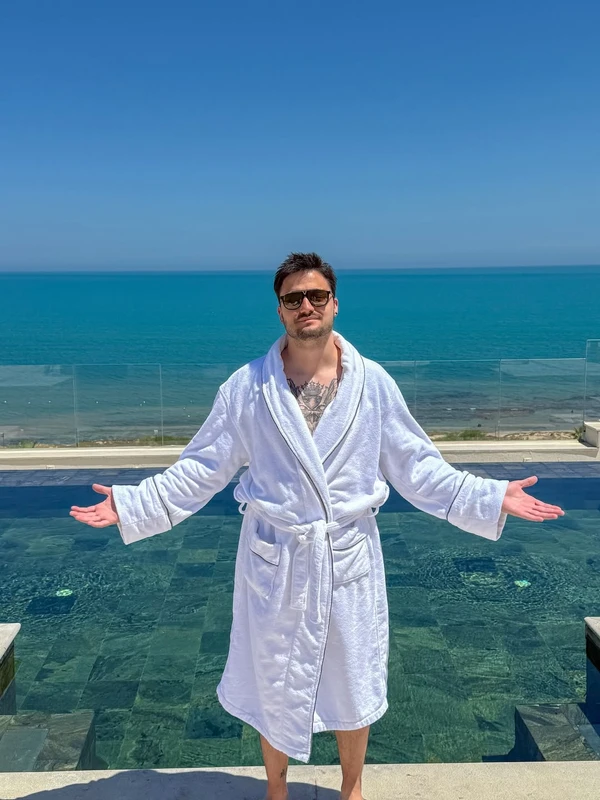 Felipe Neto de férias na Europa por Reprodução/Instagram