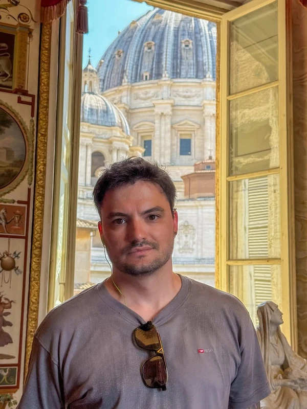 Felipe Neto de férias na Europa por Reprodução/Instagram