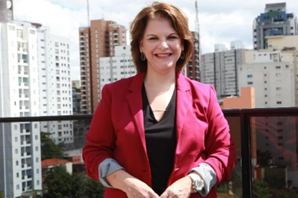 Irmã de Faustão, Leonor Corrêa estreia no SBT como diretora  por Reproduçao