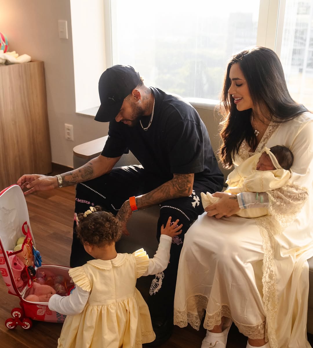 Neymar, Bruna Biancardi, Mavie e Mel por Reprodução/Instagram