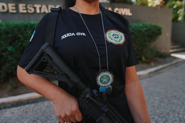 Policiais civis e militares de Magé efetuaram a prisão
