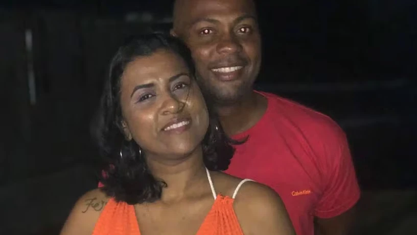 Imagem - Homem mata companheira a marretadas em varanda de apartamento em Lauro de Freitas